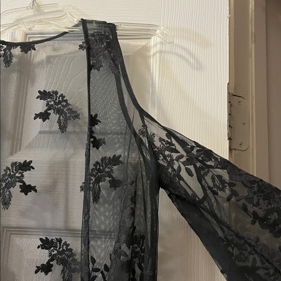 Women’s Dark Grey Lace Cold Shoulder 
Kimono/Duster/Coverup - Picture 2 of 7